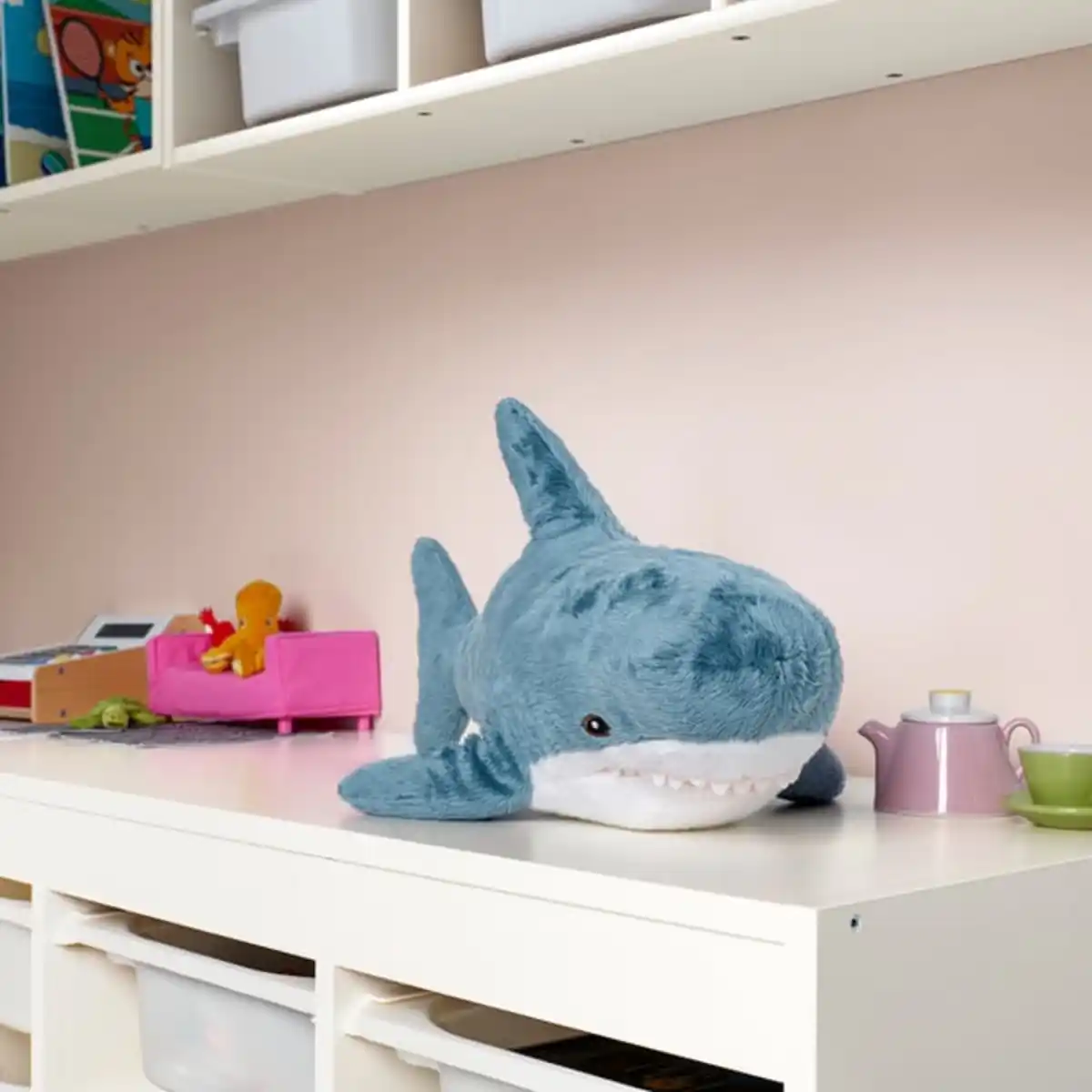 Bild 2 von BLÅHAJ Stoffspielzeug, Babyhai, 55 cm