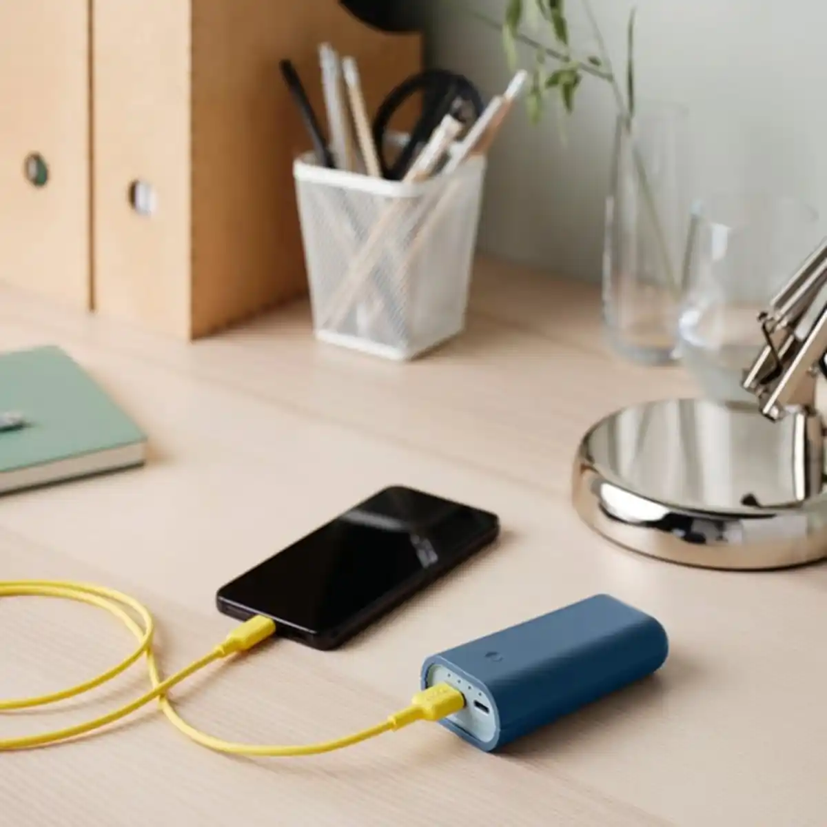Bild 2 von VARMFRONT Powerbank, tragbar, blau, 5200 mAh