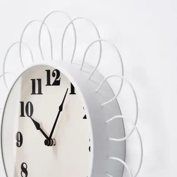 Bild 2 von KOPPARDUVA Wanduhr, weiß/beige, 29 cm