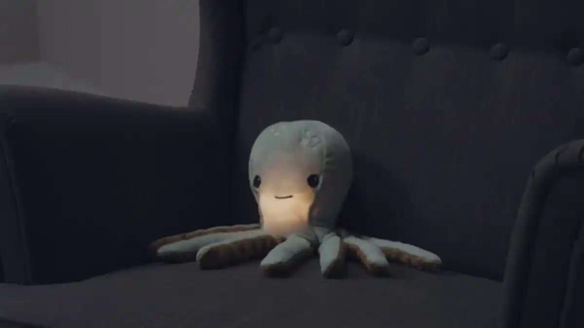 Bild 2 von BLÅVINGAD Stofftier mit LED-Nachtlicht, türkis Oktopus/batteriebetrieben