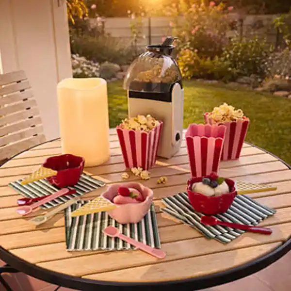 Bild 3 von dm home Trinkbecher mit Deckel und Strohhalm aus Glas, rosa/rot (400 ml), 1 St