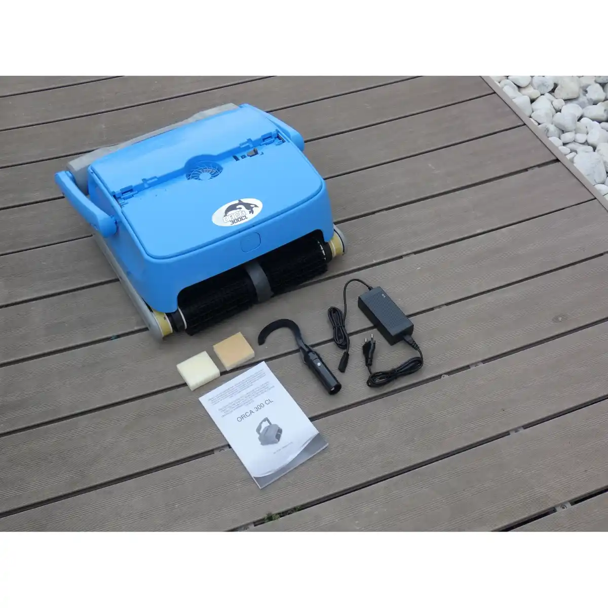 Bild 3 von Akku-Poolroboter Orca 300 CL für Poolboden, Poolwand und Wasserlinie