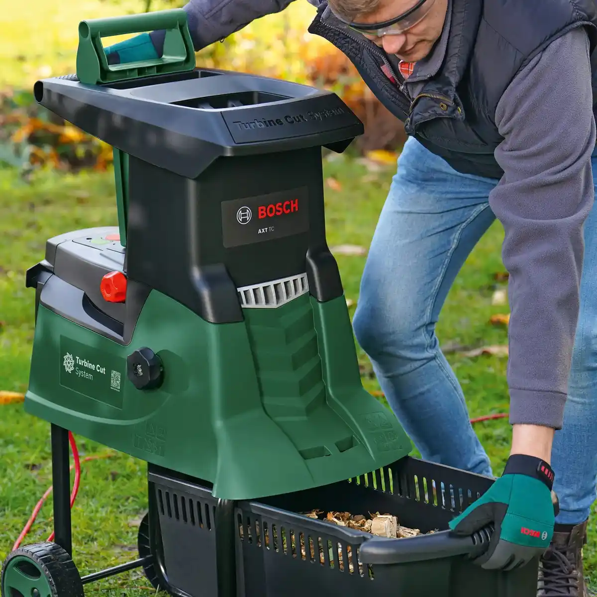Bild 4 von Bosch Gartenhäcksler AXT 25 TC mit Turbinen-Schnitt-System