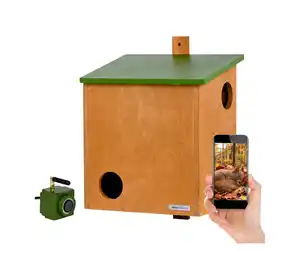 Dobar Eichhörnchenkobel mit Kamera