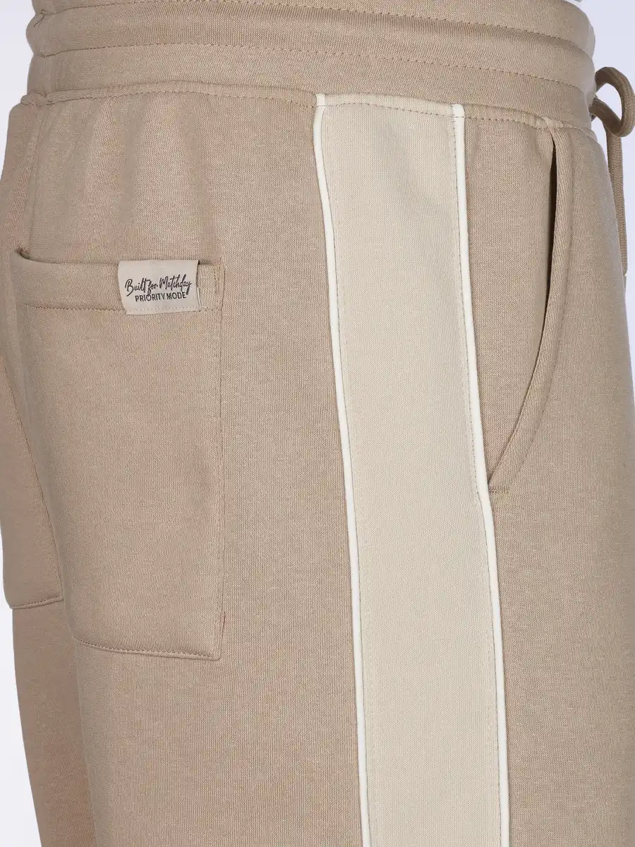 Bild 4 von Herren Jogginghose mit Kontraststreifen Beige