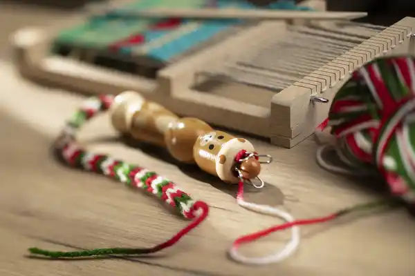 Bild 2 von IDEENWELT Holz-Strickliesel Bär