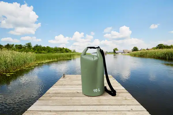 Bild 2 von IDEENWELT Wasserdichter Packsack 10 L
