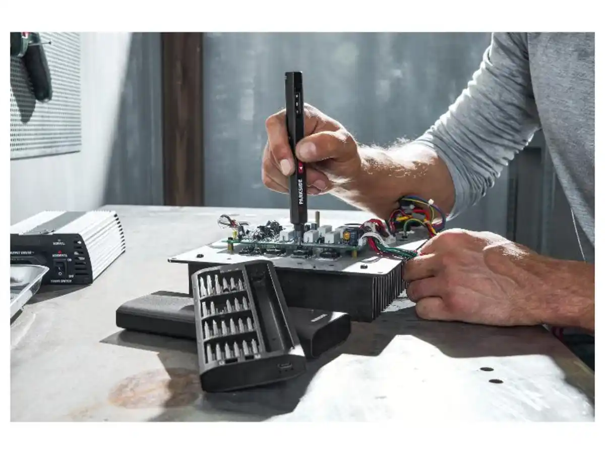 Bild 3 von PARKSIDE PERFORMANCE® 4 V Akku-Präzisionsschraubendreher-Set »PPEPS 3 A1«, mit Lade- und Aufbewahrungsbox
