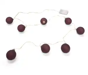 LED-Lichterkette mit Kugeln
