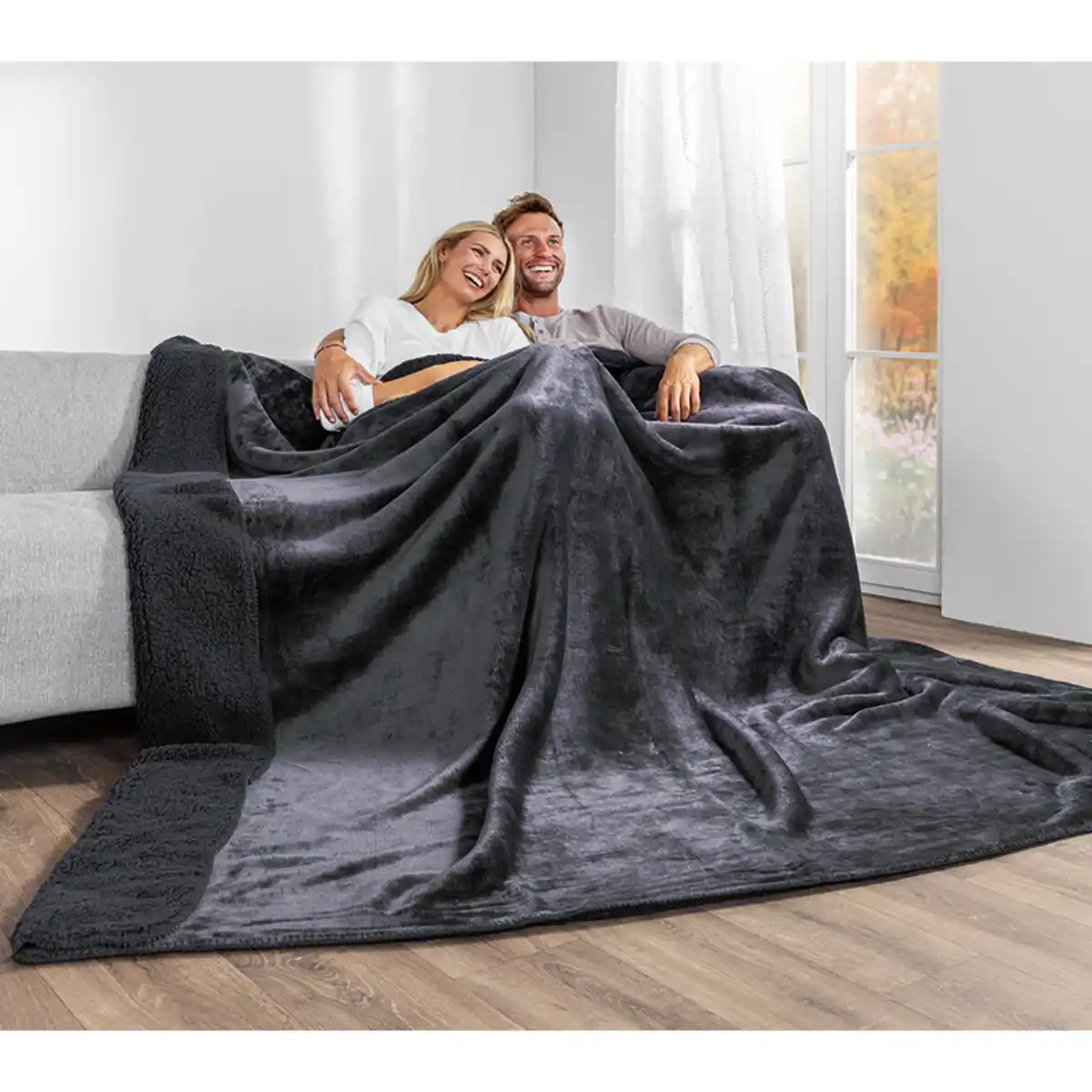 Bild 1 von Bella Casa XXXL-Wende-Kuscheldecke "Cashmere Touch"