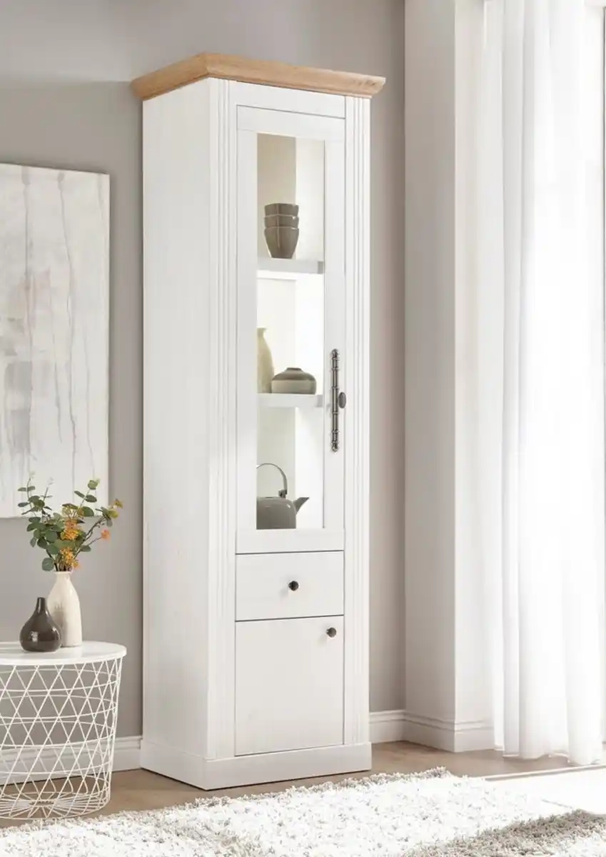 Bild 1 von OTTO home Vitrine Westminster, Hochschrank im Landhausstil, Glasvitrine, Stauraumelement Metallgriffe, ausreichend Stauraum, in 2 Farben erhältlich