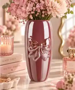 Vase mit 3D-Schleife