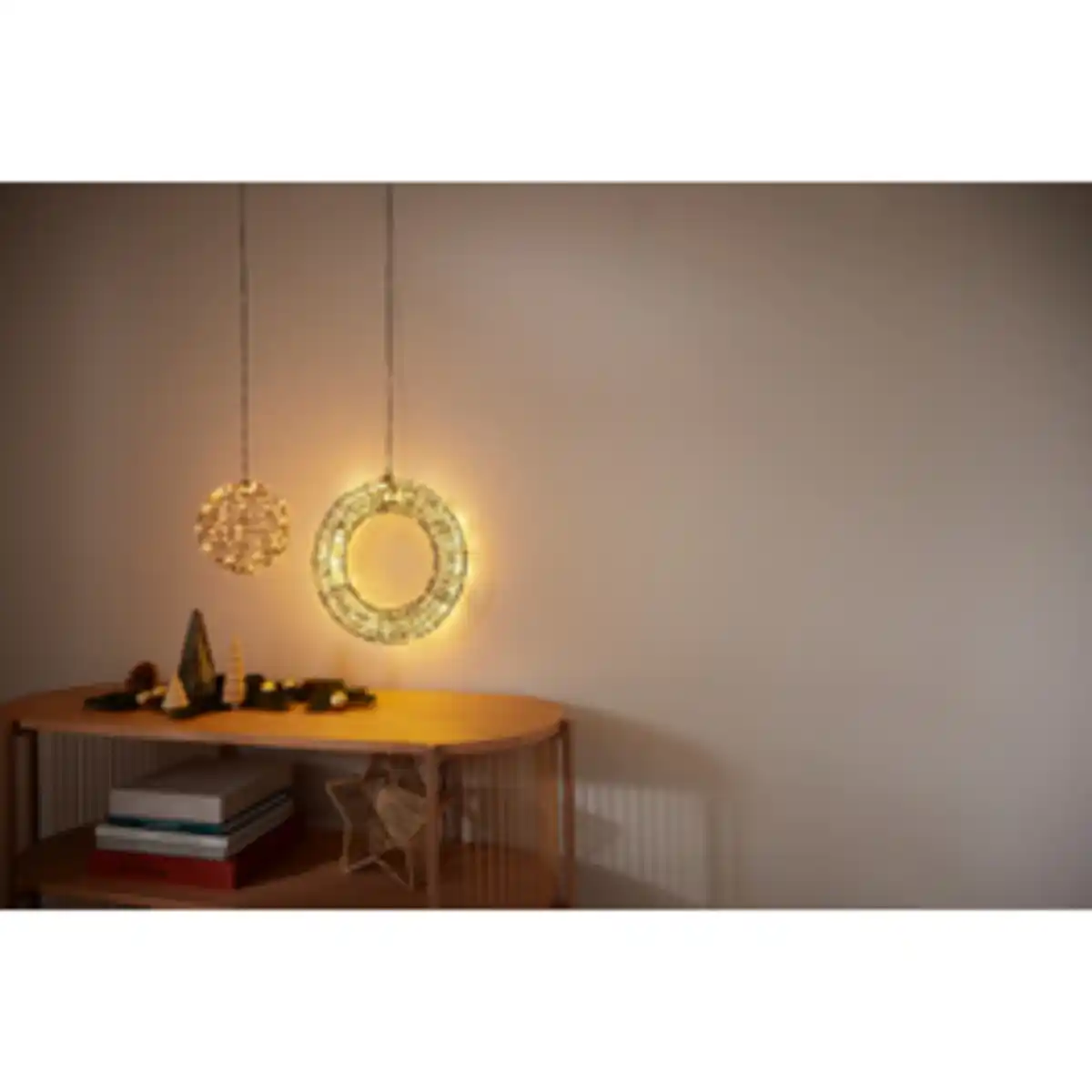 Bild 2 von Micro-Led-Kranz, Ø 38 cm, 350 Micro-LEDs, 150 blinkende LEDs, 5 m Zuleitung, Timer