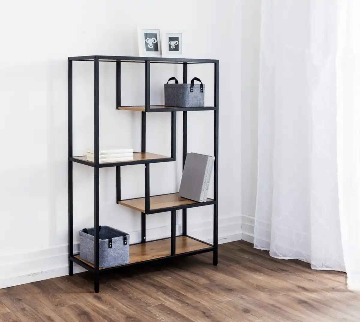 Bild 1 von Prestige Home Living Indoor Aysmetrisches Wohnzimmerregal, ca. 84 x 34 x 130 cm - Hellbraun