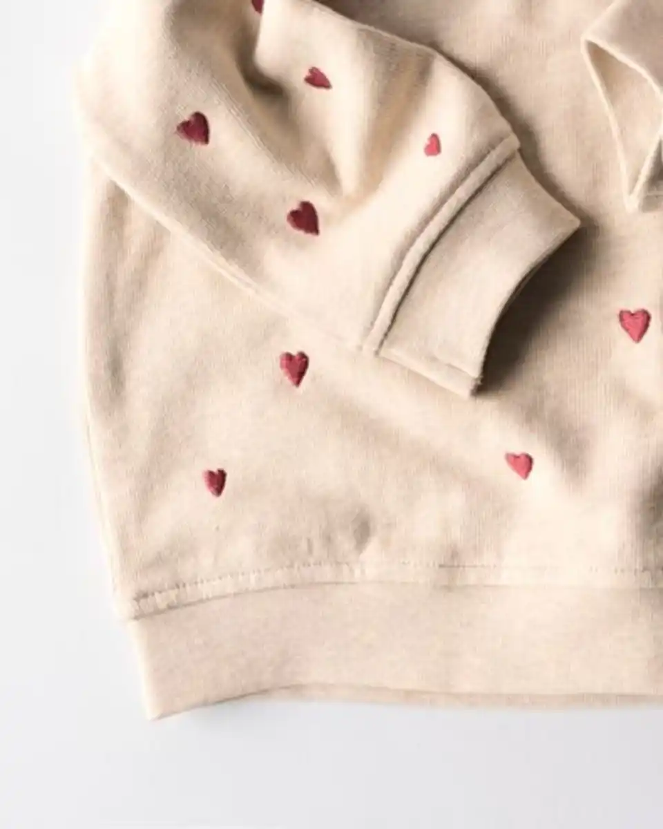 Bild 4 von Newborn-Sweater, Sweatstoff, Herzen sandfarben