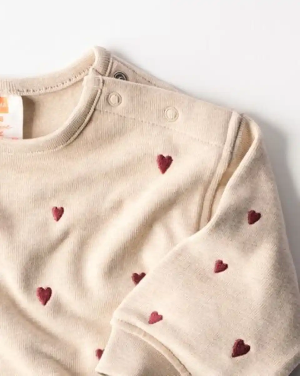 Bild 2 von Newborn-Sweater, Sweatstoff, Herzen sandfarben