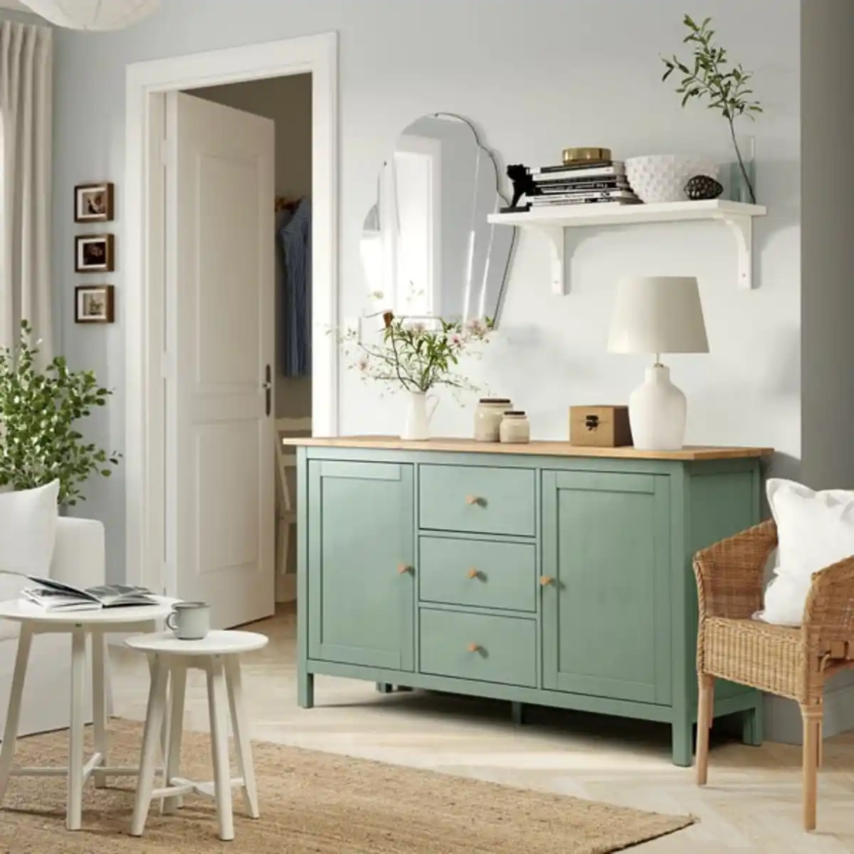 Bild 2 von HEMNES Sideboard, graugrün/hellbraun lasiert, 157x88 cm
