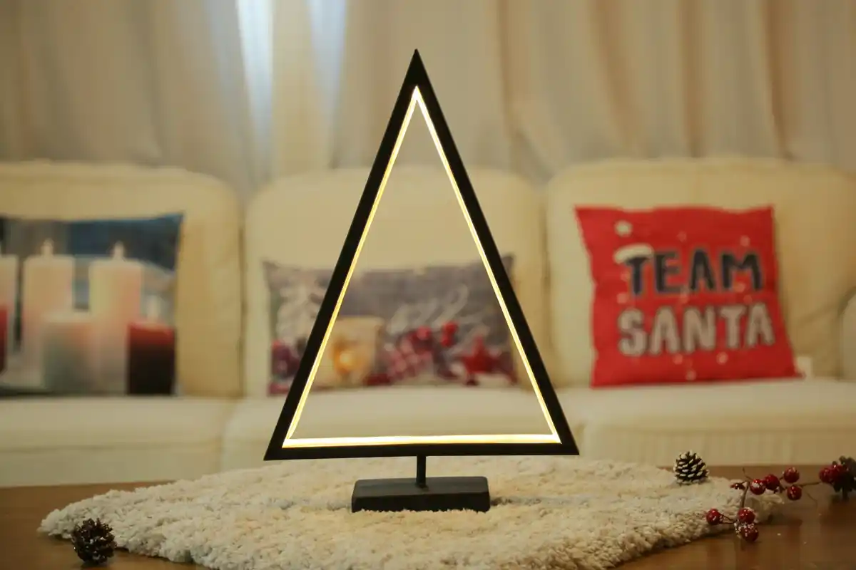 Bild 1 von Weihnachtsdreieckbaum mit Stellfläche