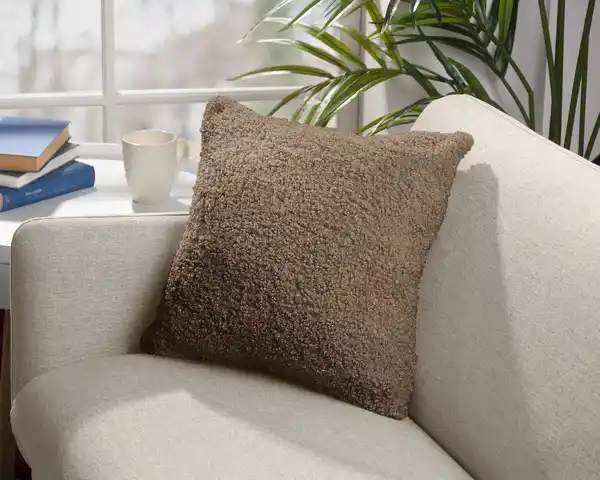 Bild 2 von IDEENWELT Kissenhülle braun mit Glitzer