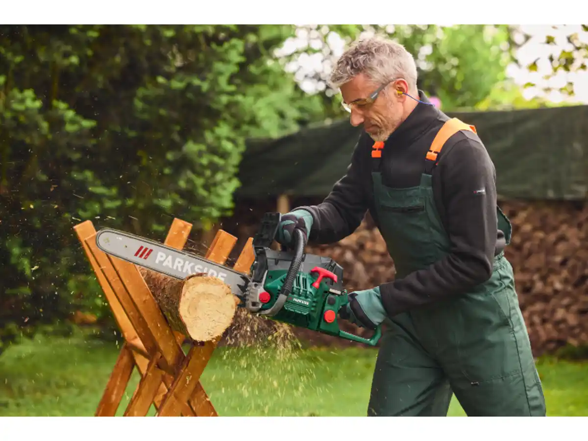 Bild 2 von PARKSIDE® Benzin-Kettensäge »PBKS 53 C4«