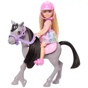 Barbie Chelsea Spielzeugset mit Puppe und Pferd, enthält Helm-Zubehörteil, Puppe kann zum Reiten“ die Knie anwinkeln, Pony, 1 Stk