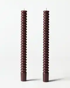 Dinnerkerzen, ⌀ 2,2 × 25 cm, mit Rippenstruktur, Dunkelbraun – 2 Stück