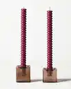 Bild 2 von Dinnerkerze, ⌀ 2,2 × 25 cm, mit Rippenstruktur, Aubergine – 2 Stück