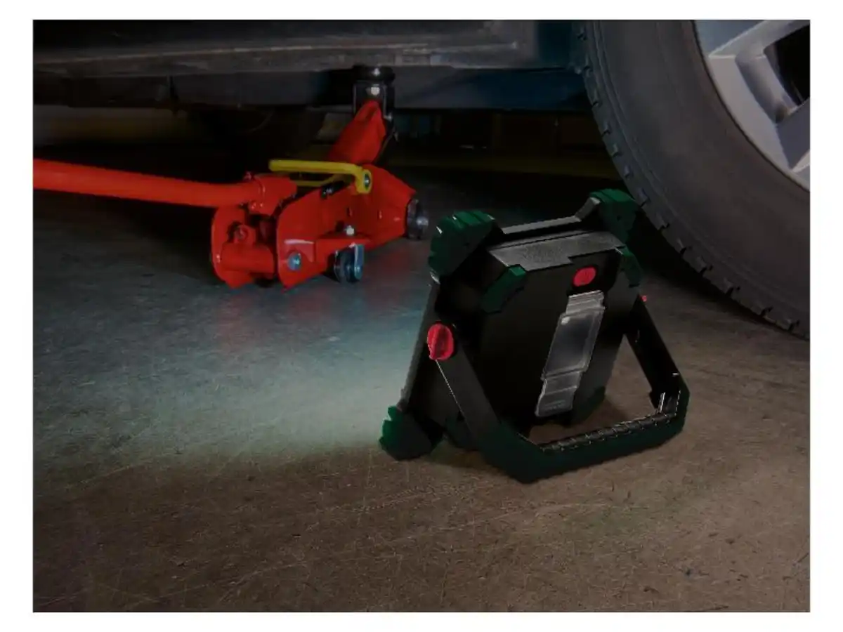 Bild 2 von PARKSIDE® Akku-Arbeitsstrahler »PAAL 6000 E1«