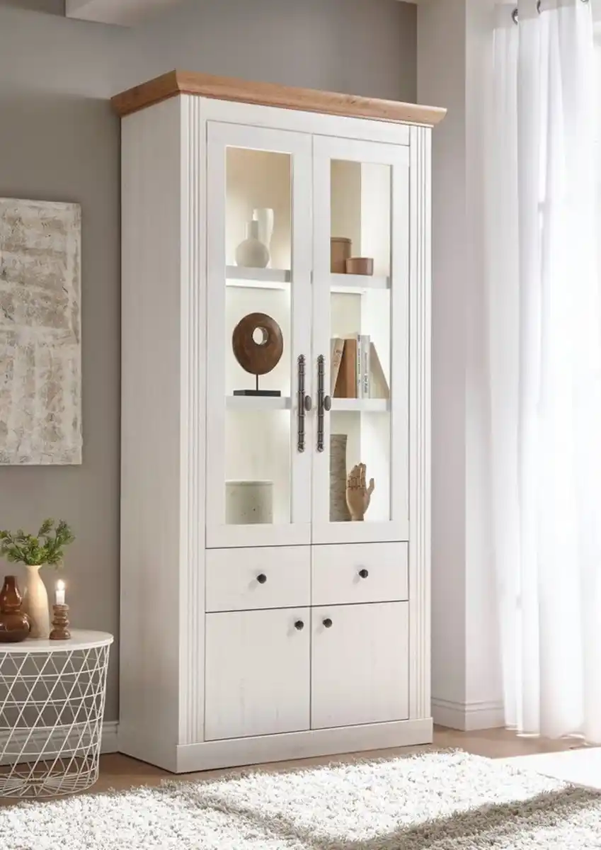 Bild 1 von OTTO home Vitrine Westminster, Hochschrank im Landhausstil, Glasvitrine, Stauraumelement Metallgriffe, ausreichend Stauraum, in 2 Farben erhältlich