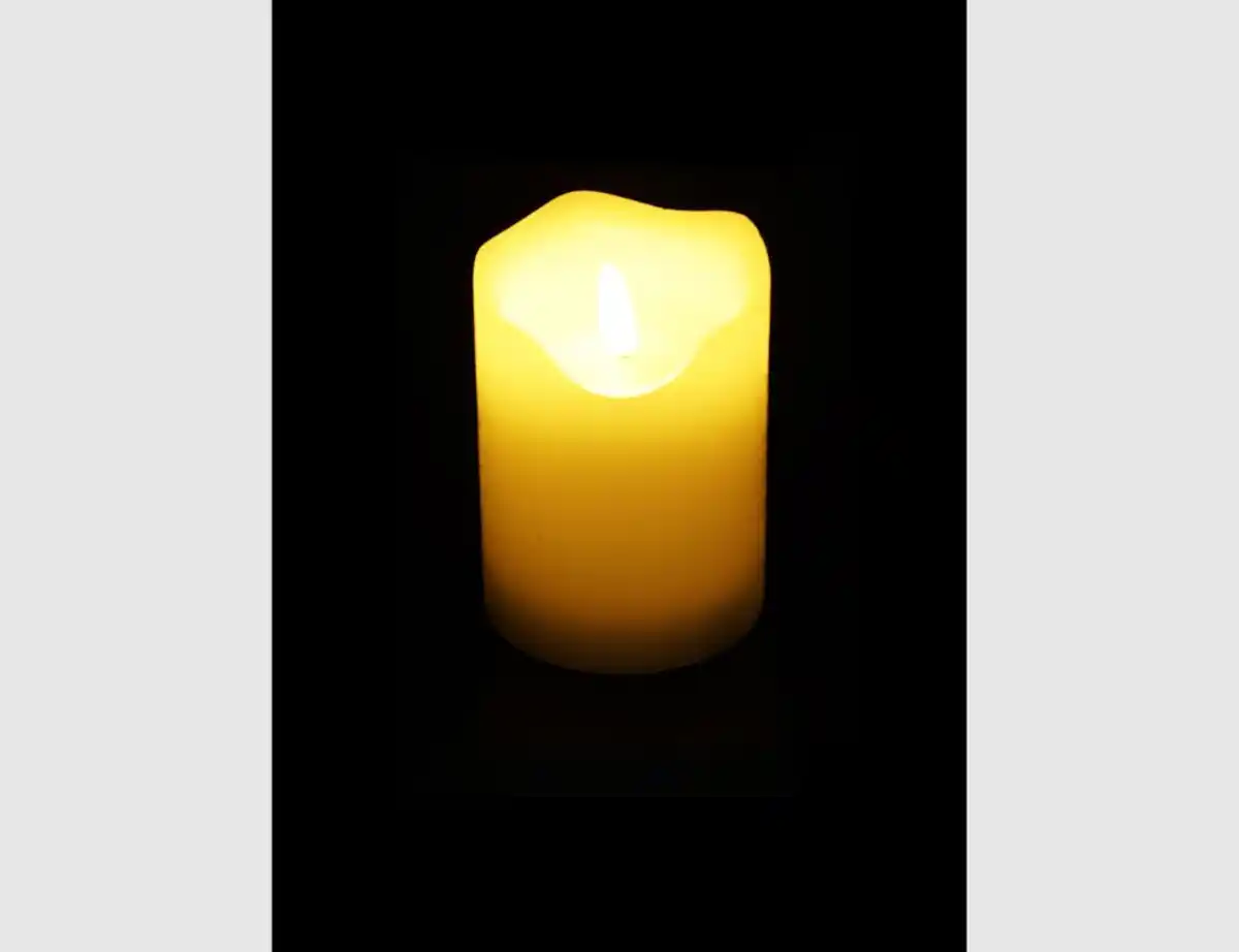 Bild 1 von LED Echtwachskerze Tia Creme Ø7,5x15cm