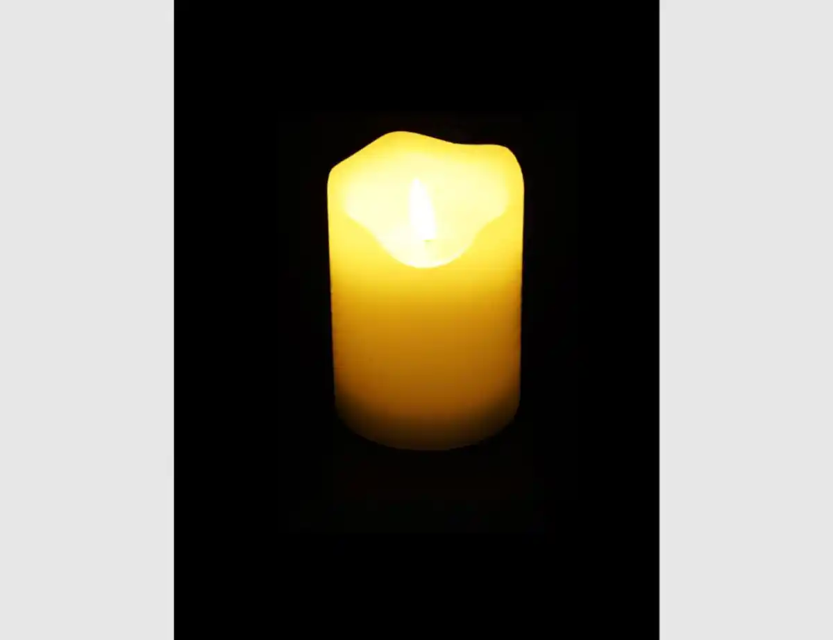 Bild 1 von LED Echtwachskerze Tia Creme Ø7,5x12,5cm