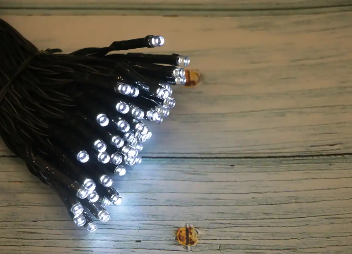 Bild 1 von LED-Lichterkette mit 100 kaltweißen LEDs