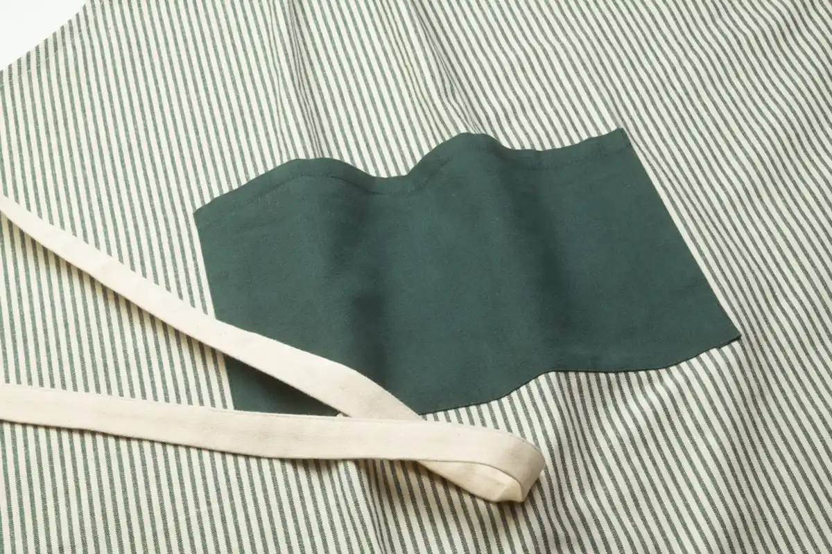 Bild 3 von IDEENWELT Küchenschürze Streifen-Design grün/beige