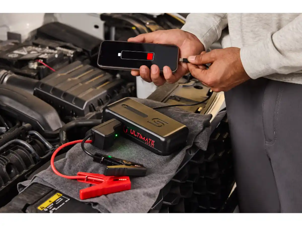 Bild 3 von ULTIMATE SPEED® Powerbank mit Starthilfefunktion C5