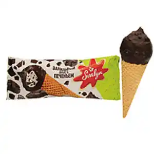 Eis mit Vanillegeschmack mit kakaohaltigen Gebäckstückchen i...