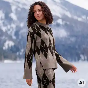 Damen-Pullover mit Schlitzen