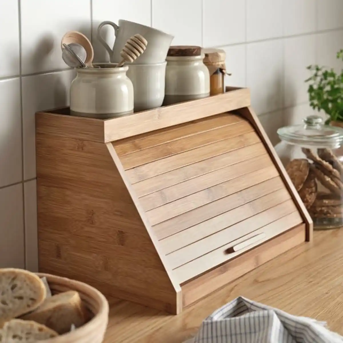 Bild 3 von NÅLBLECKA Brotbehälter, mit Schneidebrett und Boden/Bambus, 38x25x24 cm