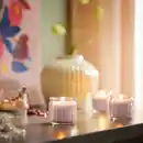 Bild 3 von HÖKGÖK Duftkerze im Glas, rosa Blüten blassrosa, 12 Std.