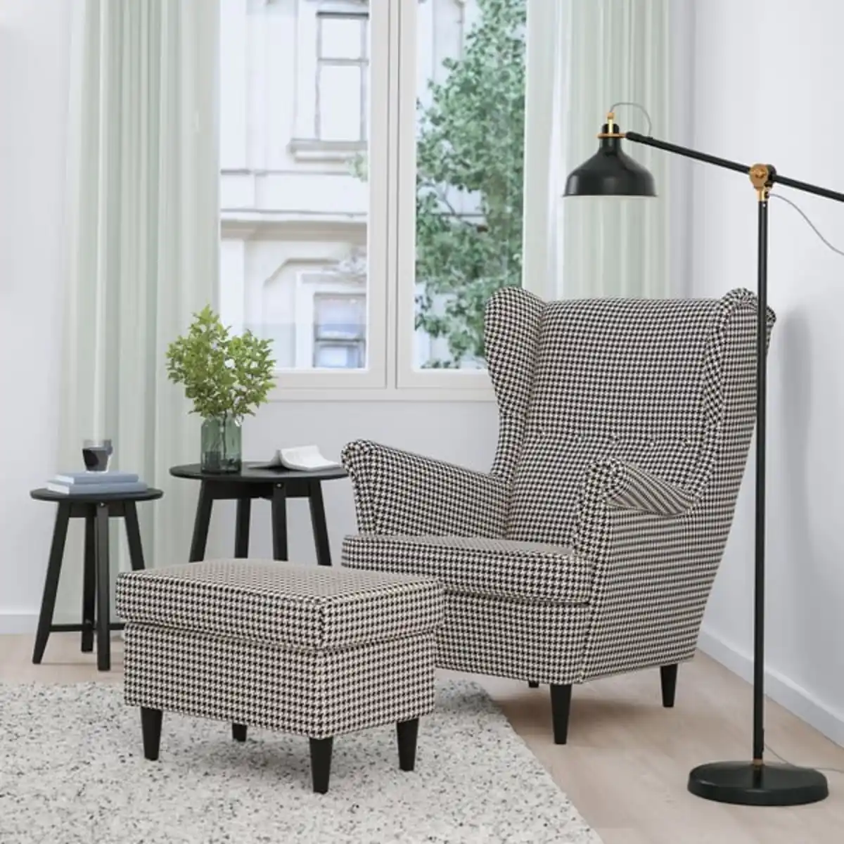 Bild 2 von STRANDMON Sessel und Hocker, Vibberbo schwarz/beige