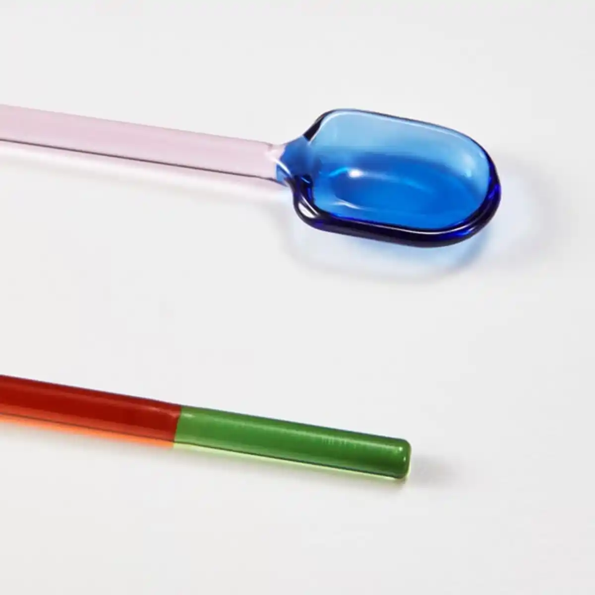 Bild 2 von FENGÖMMARE Löffel 2 St., Glas/bunt, 16 cm