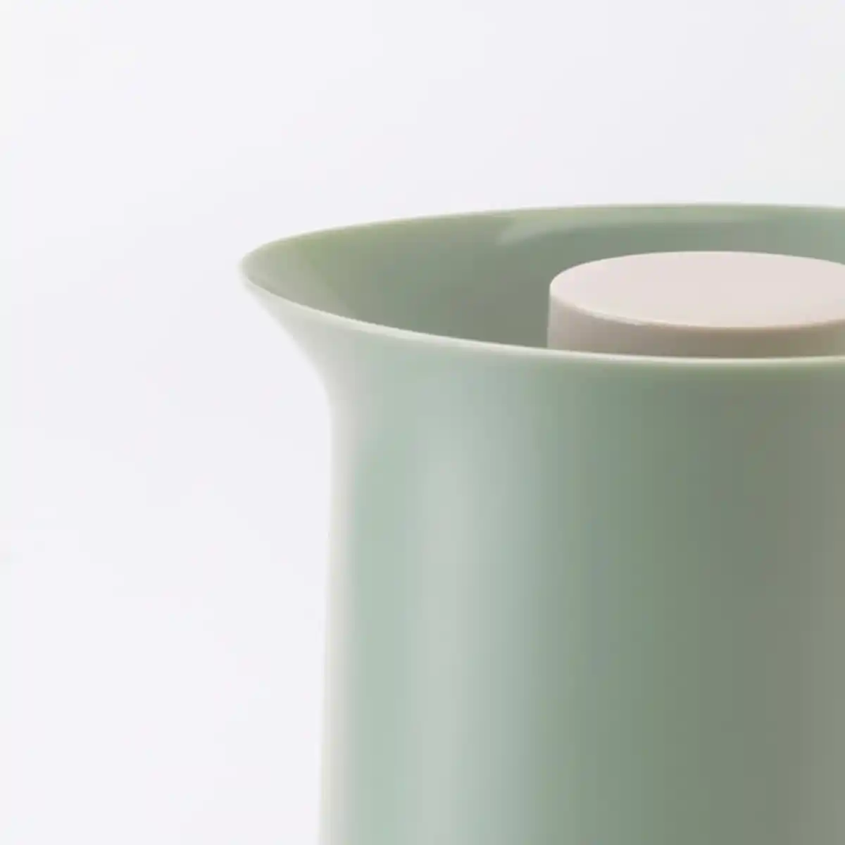 Bild 4 von BEHÖVD Isolierkanne, hellgrün/beige, 1 l