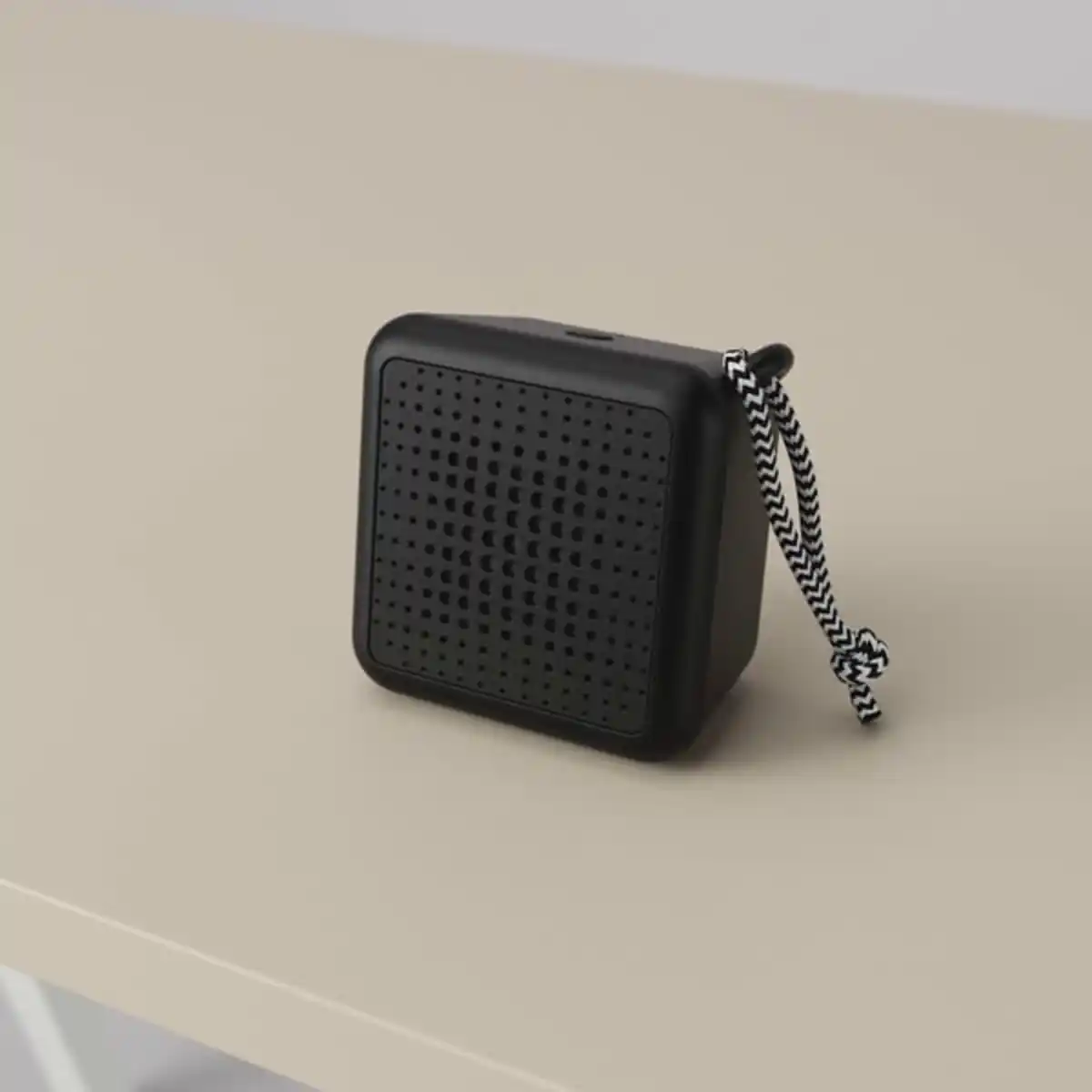 Bild 2 von VAPPEBY Bluetooth®-Lautsprecher, tragbar, wasserdicht/weiß