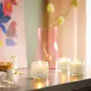 Bild 3 von HÖKGÖK Duftkerze im Glas, Vanille blassbeige, 12 Std.